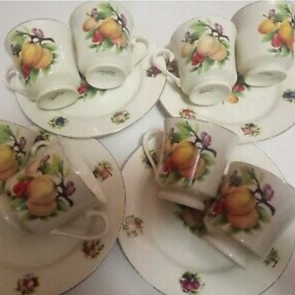 Formalities By Baum Bros Tea Set 8 cups 4 Medium Plates